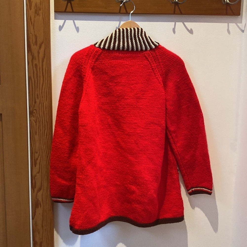 🤍 Handmade Knit Sweater - Picture 4 of 5